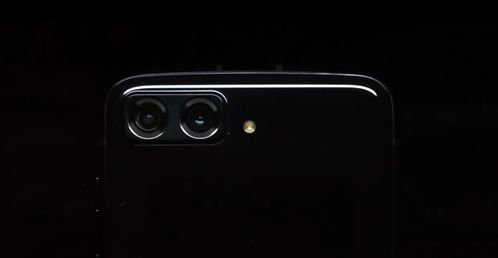 摩托罗拉razr2022款,摩托罗拉razr2022款是双卡吗