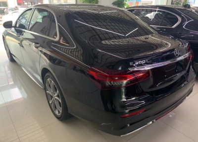 奔驰e300l,奔驰e300l2024