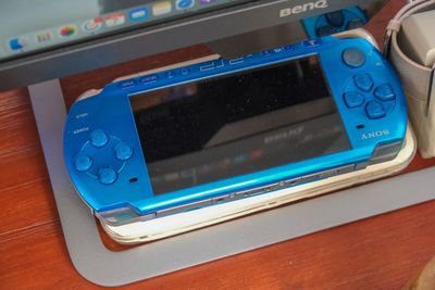 psp2000和3000哪个更值得买,psp2000和3000游戏一样吗