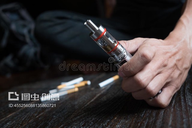 cigarette,cigarettes翻译成中文