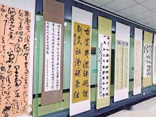 中国人的餐桌变迁史，75年间的时代印记与文化的演变