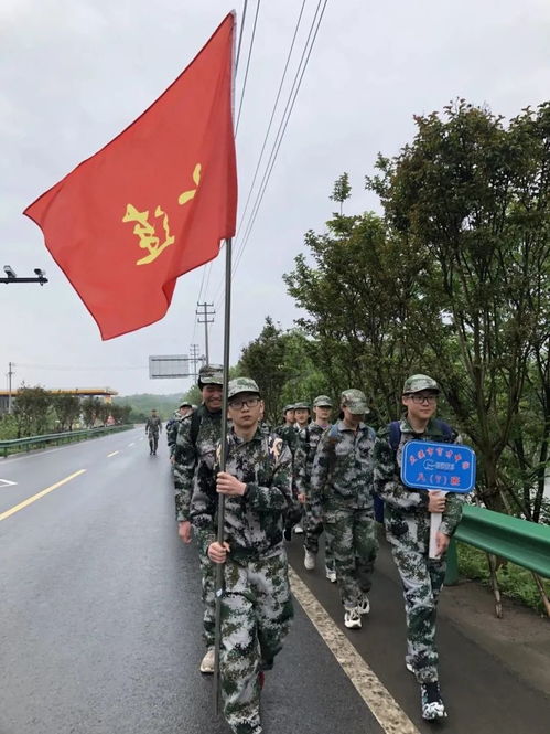 小伙从甘肃徒步84天赴北京，为了看升旗，一场青春的追梦之旅