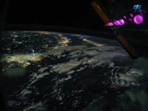 从太空视角共度国庆，星辰大海中的壮丽盛典