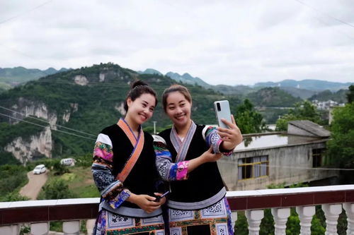 杨妞花眼中的余华英，首次目睹的颤抖之手