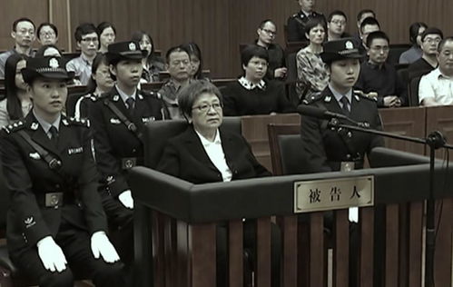姐姐为弟追凶26年，伪装身份接近嫌犯的坚韧与勇气