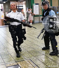 香港一警长遭遇外籍男子暴力抢劫，身中五刀的英勇事迹