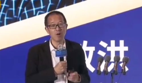 董明珠直播现场训诫下属，俞敏洪巧妙圆场化解尴尬