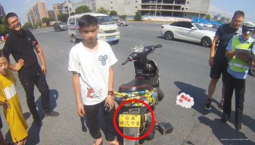 警方澄清，辅警未闯红灯，打铁骑事件纯属谣言