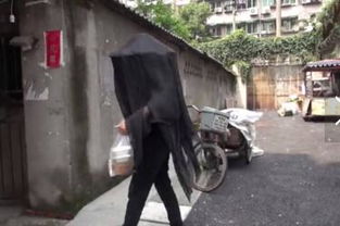 漠河外卖小哥的独特送餐方式，网友拍到用老头乐送餐