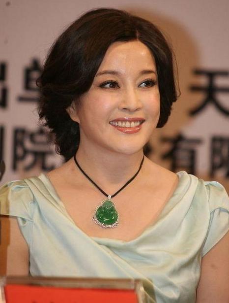 前男友索赔504万，刘晓庆情感风波再起波澜