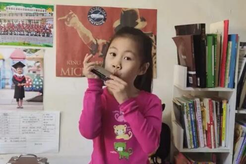 揭秘某95后小花旦的荧幕情缘，曝其否决九位男主的背后故事