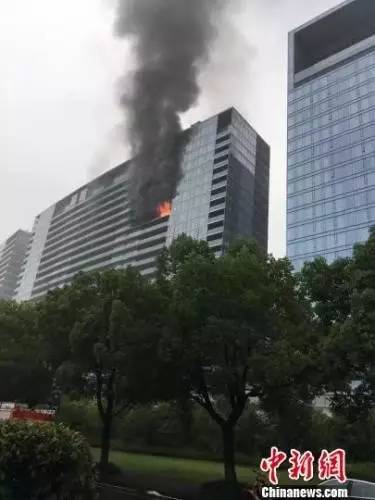 高层住宅突发火灾，整栋消火栓竟无水——警钟长鸣的消防安全反思