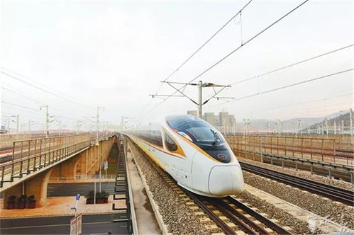 高铁之旅，沐浴中的几百吨重孩子