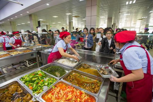 官方回应食堂给学生吃狗食桶剩菜事件