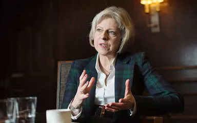 英国政府面临的挑战，每三天一名女性受害的苦痛