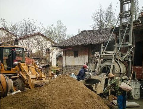 河南农村迎来新面貌，水泥预制房的崛起