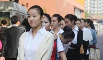 空姐裸辞回家养猪，两个月赚了20万——从蓝天到绿地的华丽转身