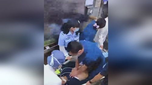 十二岁女生心脏骤停，老师抢下黄金四分钟