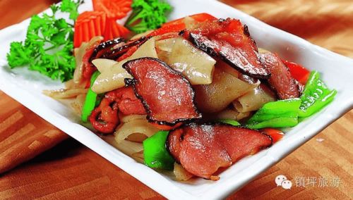 揭秘腊肉真相，女子撕开腊肉表面后发现全是肥肉的背后故事