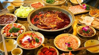 返工人将高铁变身为流水席——一场别样的美食盛宴
