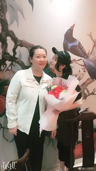 黎明现身女儿运动会 老婆罕见出镜
