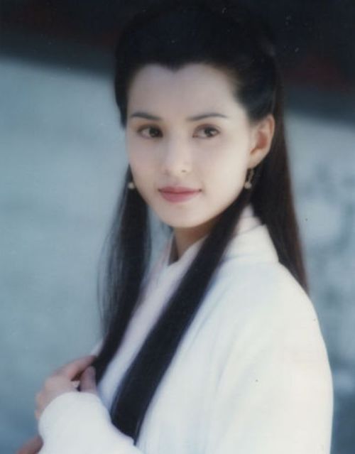 58岁李若彤晒素颜腹肌照