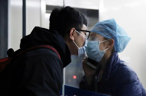 男子倒地抽搐一对护士夫妻出手了