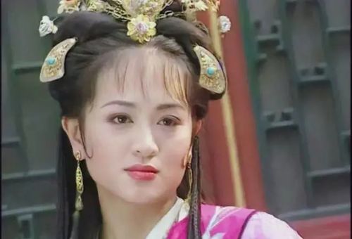 年轻人开起家庭酒吧 有人月入3万