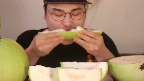 甲亢哥生吃折耳根说太刺激