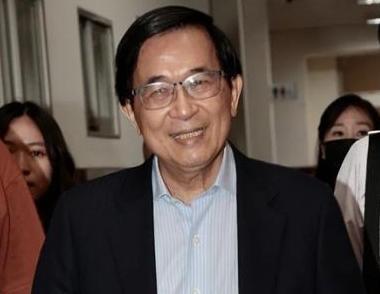 赖清德跪了 岛内网友怒了