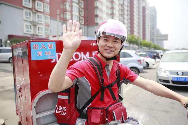 刘强东亲自送外卖