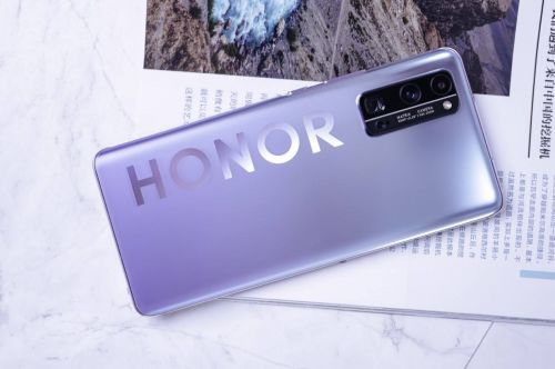  华为和荣耀是一个品牌吗？ 华为和荣耀是一个品牌吗哪个好
