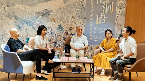 旋转楼梯下的设计之美——探索空间与艺术的完美结合