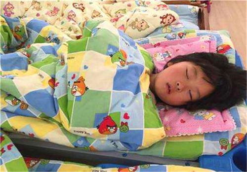 幼儿园午休设计图片简单