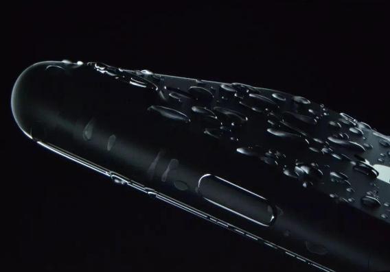 关键词，iPhone7洗澡，iPhone7防水新体验，洗澡无忧，科技生活更便捷！
