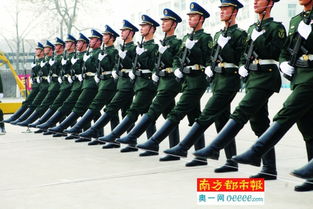 被解放军正步和白俄军乐团鼓点硬控