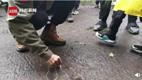 福建8岁失踪男孩脚印被发现？假
