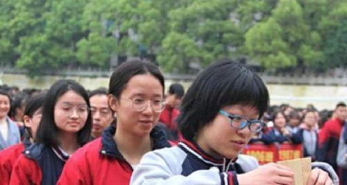 朱雀玄武敕令将第三次参加高考